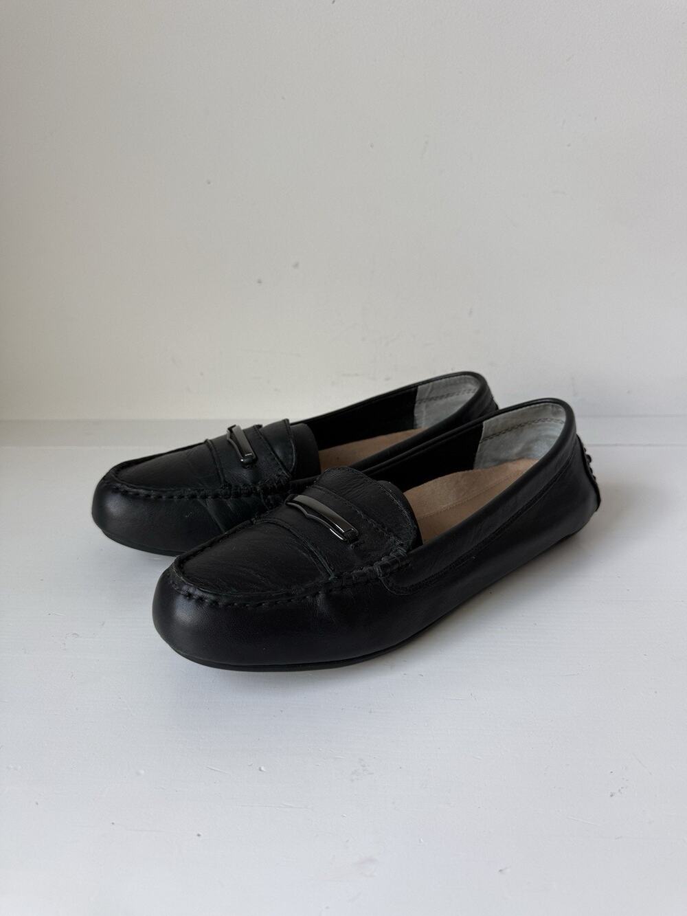 Vionic Women's Loafers Black Leather Driving Moccasin